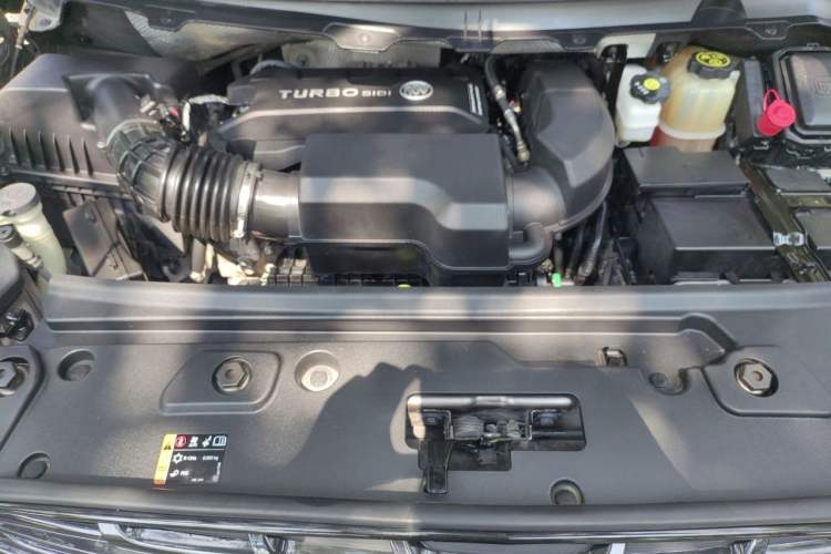 Used Buick GL8 2020 Land Cruiser Executive Class 652T Comfort Model Engine Bay