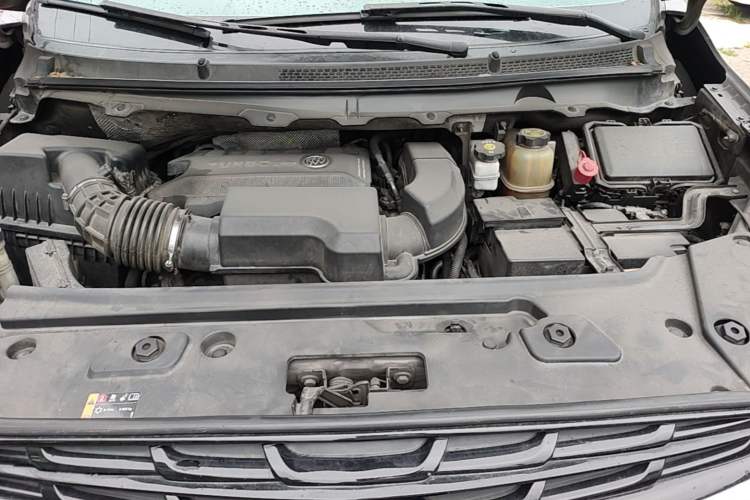 Used Buick GL8 2020 Land Business Class 652T Luxury Model Engine Bay
