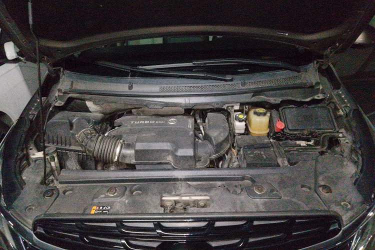 Used Buick GL8 2020 Land Cruiser Executive Class 652T Comfort Model Engine Bay