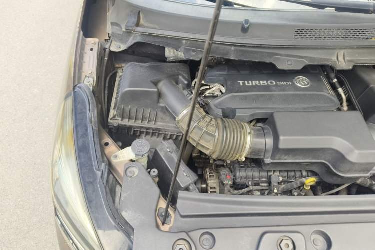 Used Buick GL8 2020 Land Business Class 652T Luxury Model Engine Bay Right
