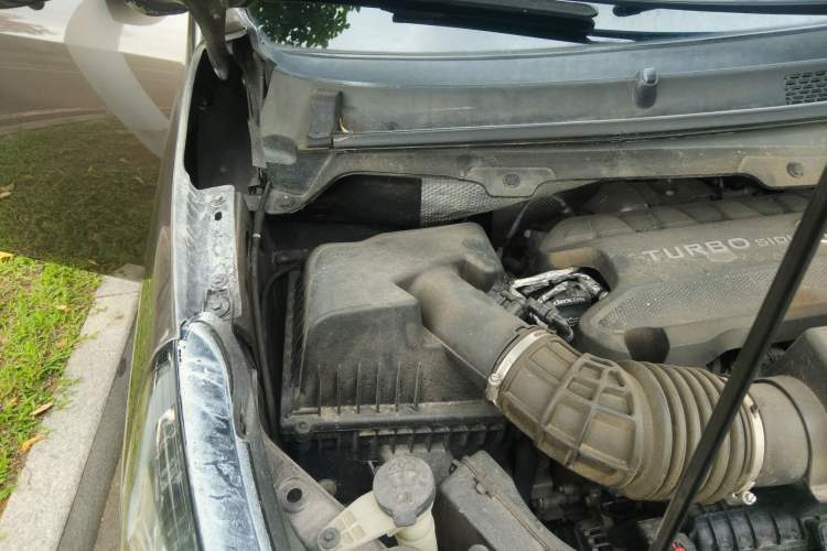 Used Buick GL8 2020 Land Cruiser Executive Class 652T Comfort Model Engine Bay Right