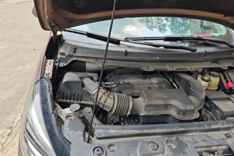 Used Buick GL8 2020 Land Cruiser Executive Class 652T Comfort Model Engine Bay Right