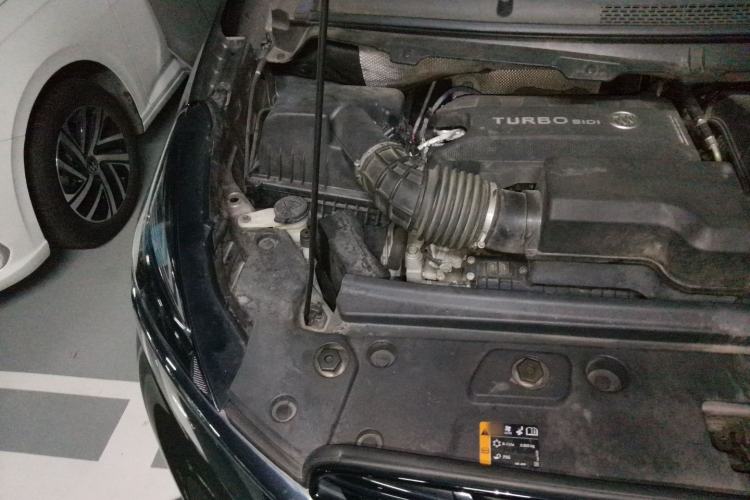 Used Buick GL8 2020 Land Cruiser Executive Class 652T Comfort Model Engine Bay Right