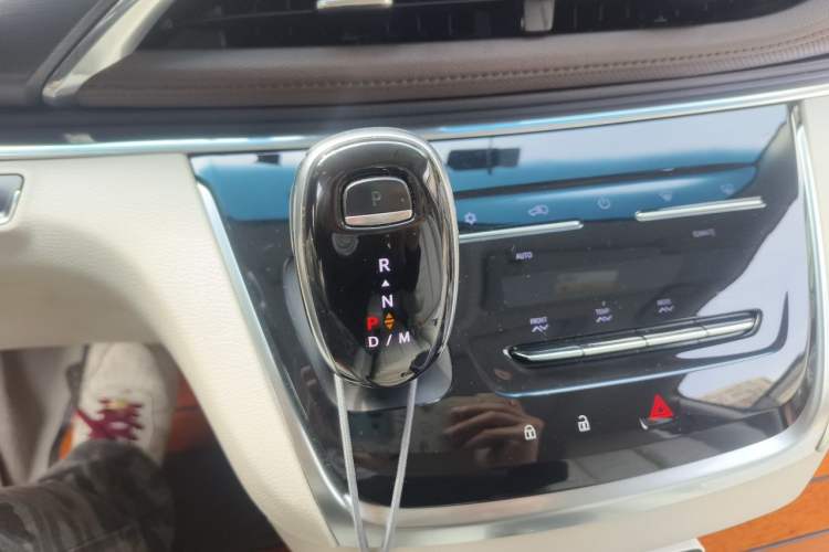 Used Buick GL8 2020 Land Business Class 652T Luxury Model Gear Lever