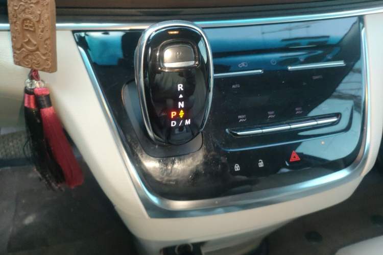 Used Buick GL8 2020 Land Business Class 652T Premium Model Gear Lever