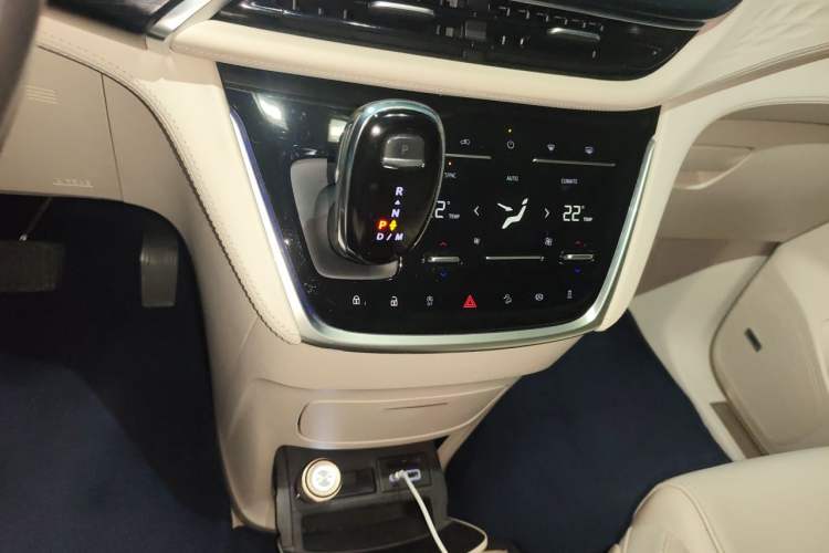 Used Buick GL8 2020 Avenir Avia Six-Seat Deluxe Edition Gear Lever