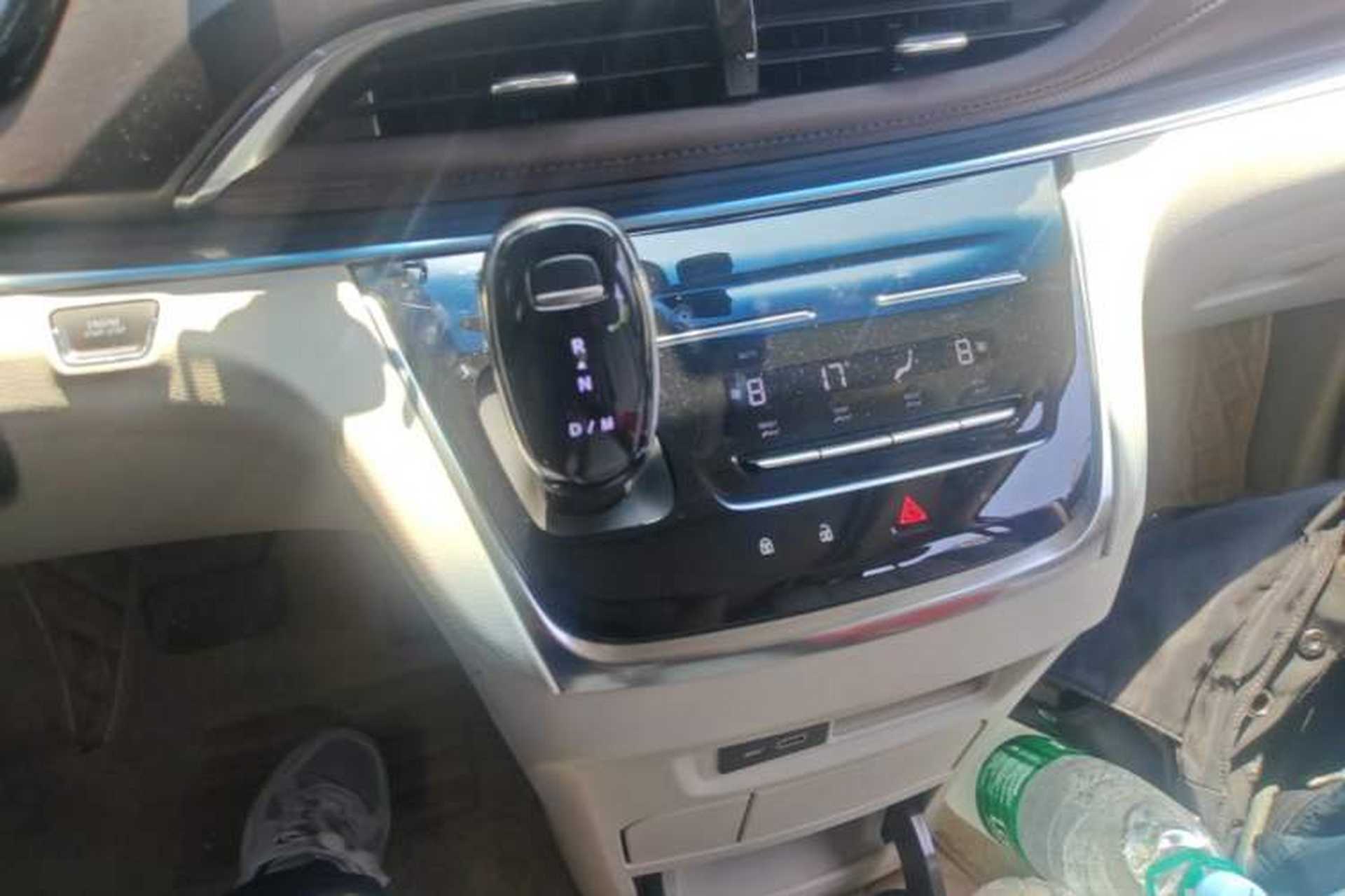 Used Buick GL8 2020 Land Business Class 652T Luxury Model Gear Lever