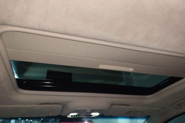 Used Buick GL8 2020 Avenir Avia Six-Seat Deluxe Edition Headliner