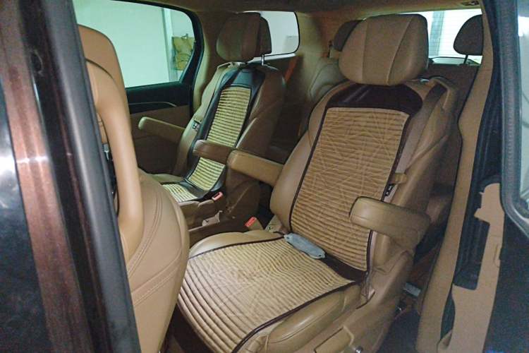 Used Buick GL8 2020 ES Land Cruiser 653T Luxury Edition Left Rear Seat