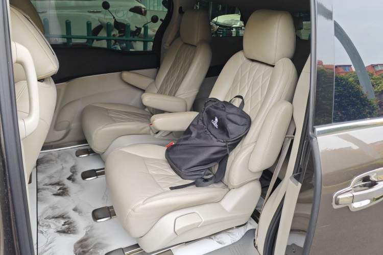 Used Buick GL8 2020 Land Cruiser Executive Class 652T Comfort Model Left Rear Seat