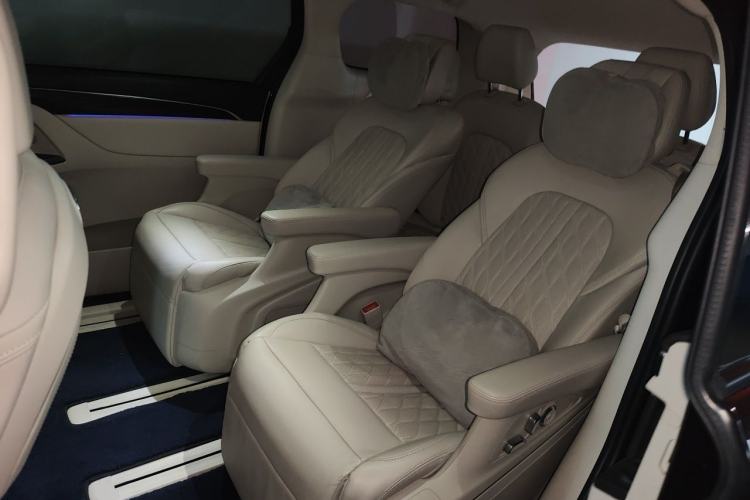 Used Buick GL8 2020 Avenir Avia Six-Seat Deluxe Edition Left Rear Seat