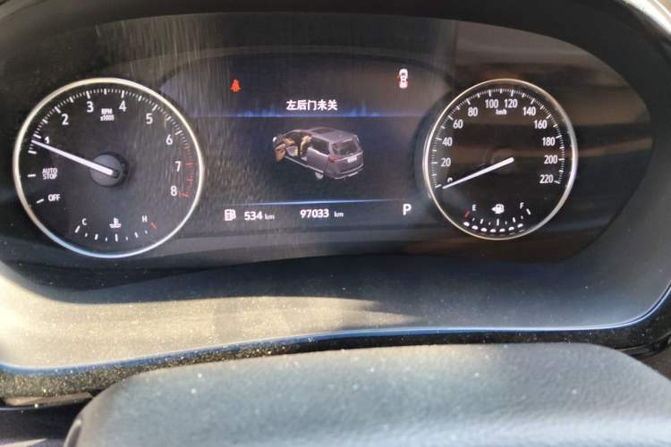 Used Buick GL8 2020 Land Cruiser Executive Class 652T Comfort Model Odometer Close Up