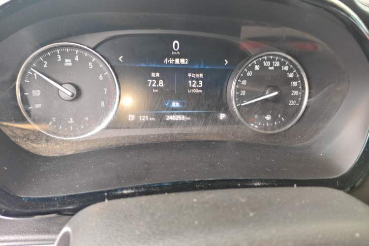 Used Buick GL8 2020 Land Cruiser Executive Class 652T Comfort Model Odometer Close Up