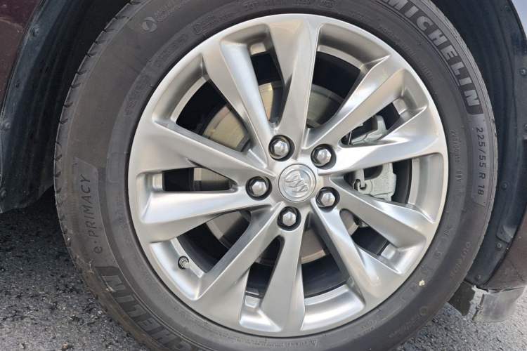 Used Buick GL8 2020 Avenir Avia Six-Seat Deluxe Edition Right Front Wheel Hub