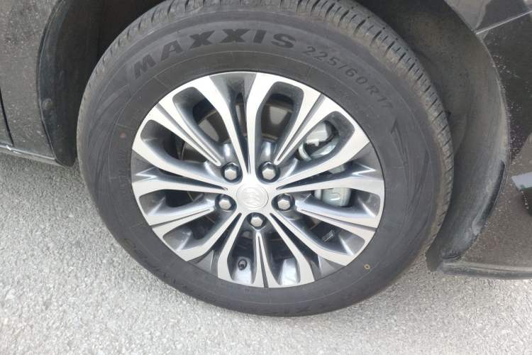 Used Buick GL8 2020 Land Business Class 652T Premium Model Right Front Wheel Hub