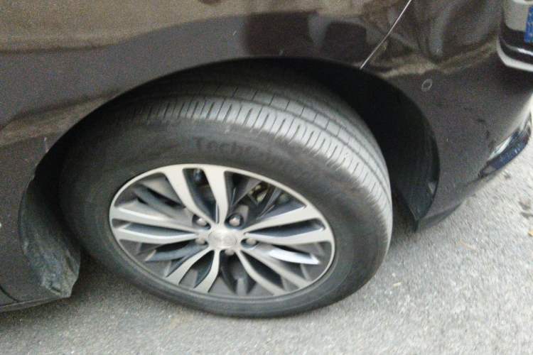 Used Buick GL8 2020 ES Land Cruiser 653T Luxury Edition Right Front Wheel Hub