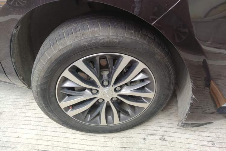 Used Buick GL8 2020 ES Land Cruiser 653T Comfort Edition Right Front Wheel Hub