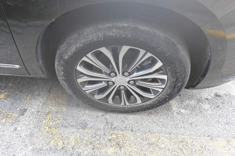 Used Buick GL8 2020 Land Business Class 652T Luxury Model Right Front Wheel Hub