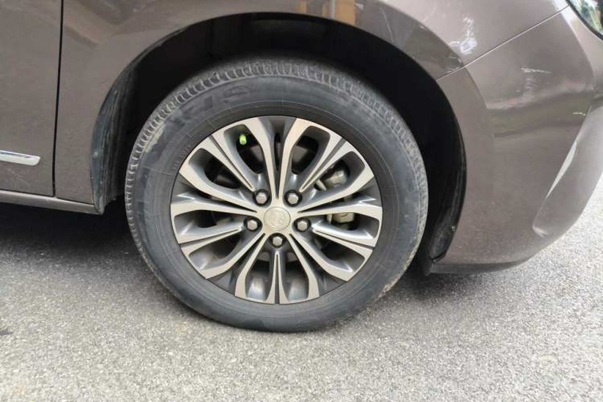 Used Buick GL8 2020 Land Business Class 652T Luxury Model Right Front Wheel Hub