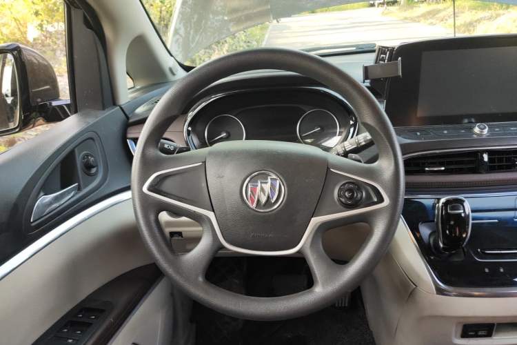 Used Buick GL8 2020 Land Cruiser Executive Class 652T Comfort Model Steering Wheel
