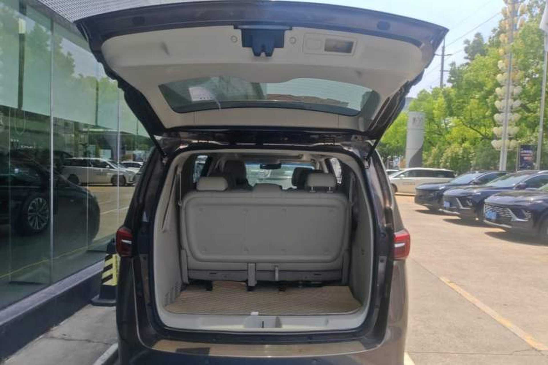 Used Buick GL8 2020 Land Business Class 652T Luxury Model Trunk