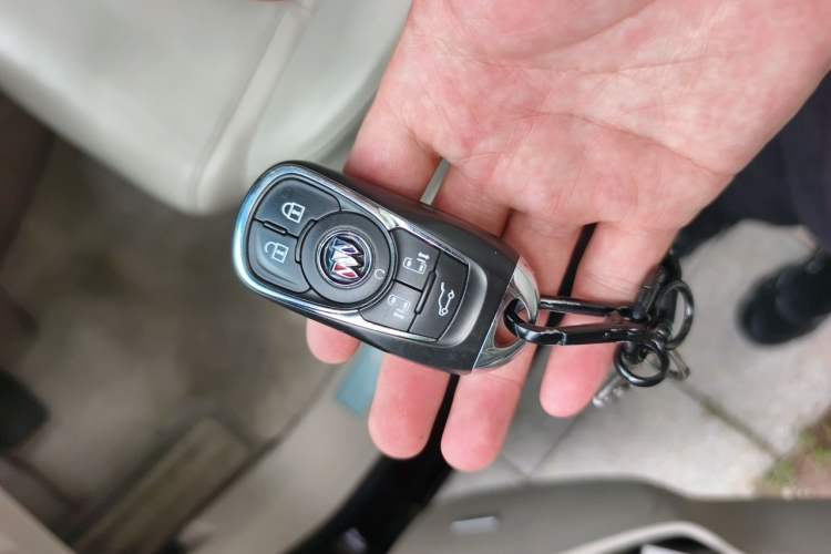 Used Buick GL8 2020 Avenir Avia Six-Seat Deluxe Edition Vehicle Key