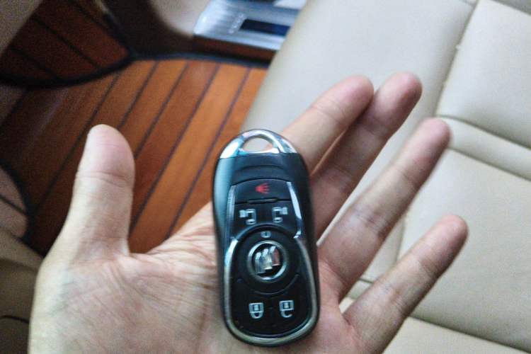 Used Buick GL8 2020 ES Land Cruiser 653T Luxury Edition Vehicle Key