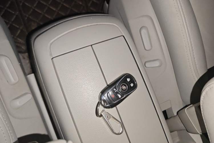 Used Buick GL8 2020 Land Business Class 652T Premium Model Vehicle Key