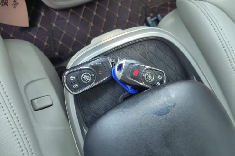 Used Buick GL8 2020 Land Cruiser Executive Class 652T Comfort Model Vehicle Key