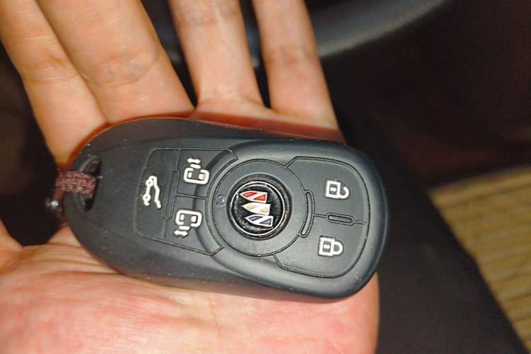 Used Buick GL8 2020 ES Land Cruiser 653T Luxury Edition Vehicle Key