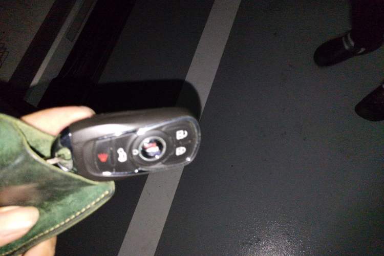 Used Buick GL8 2020 Land Cruiser Executive Class 652T Comfort Model Vehicle Key