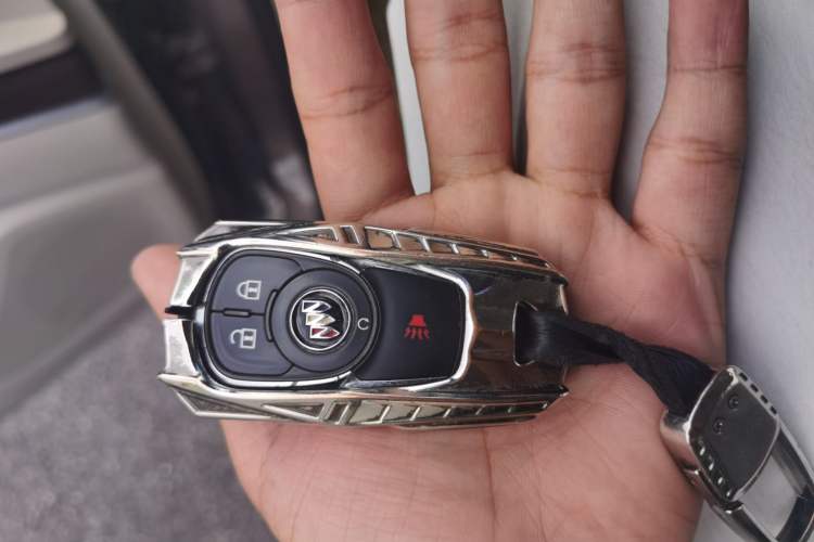 Used Buick GL8 2020 Land Cruiser Executive Class 652T Comfort Model Vehicle Key