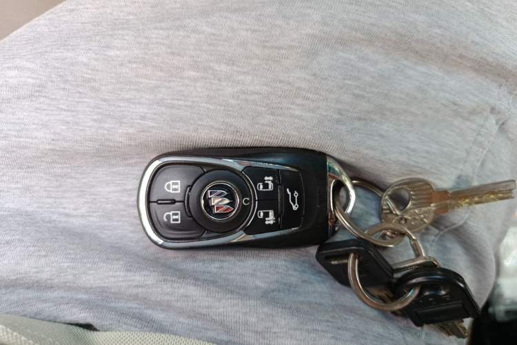 Used Buick GL8 2020 ES Land Cruiser 653T Luxury Model Vehicle Key