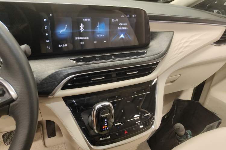 Used Buick GL8 2020 Avenir Avia Six-Seat Deluxe Edition Audio And AC Panel
