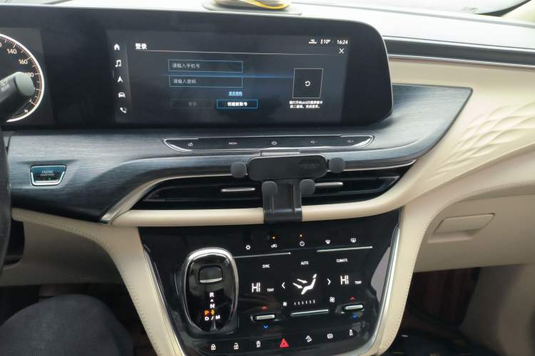 Used Buick GL8 2020 Avenir Avia Six-Seat Deluxe Edition Audio And AC Panel