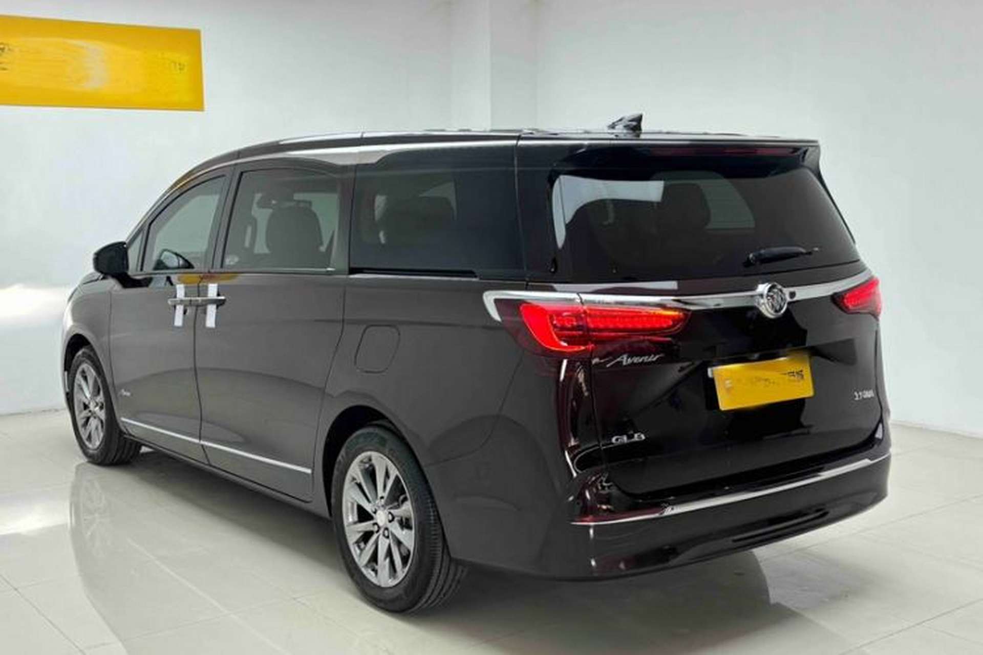 Used Buick GL8 2020 Avenir Avia Six-Seat Deluxe Edition Exterior 3