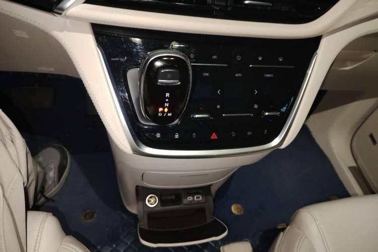 Used Buick GL8 2020 Avenir Avia 7-Seater Deluxe Edition Gear Lever