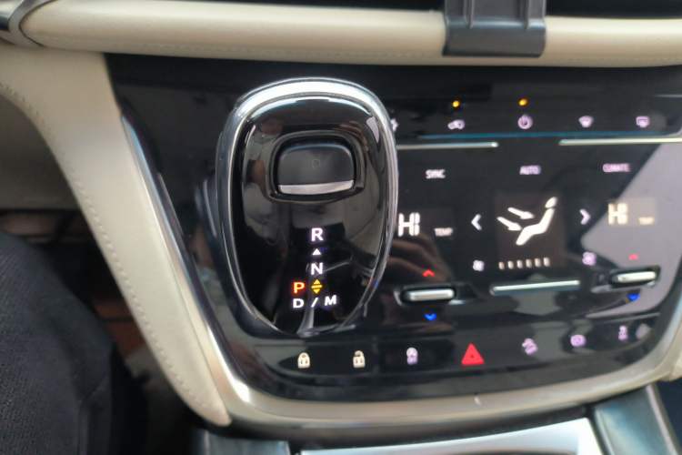 Used Buick GL8 2020 Avenir Avia Six-Seat Deluxe Edition Gear Lever