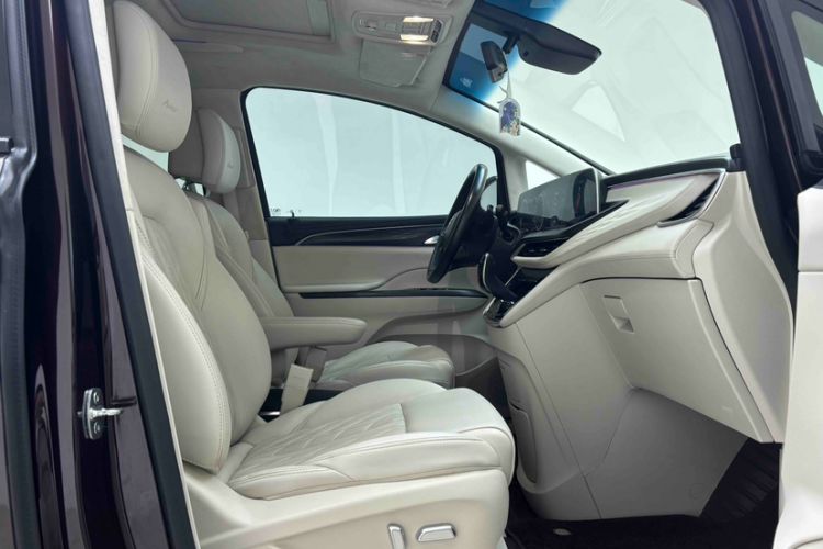 Used Buick GL8 2020 Avenir Avia Six-Seat Deluxe Edition Interior 4