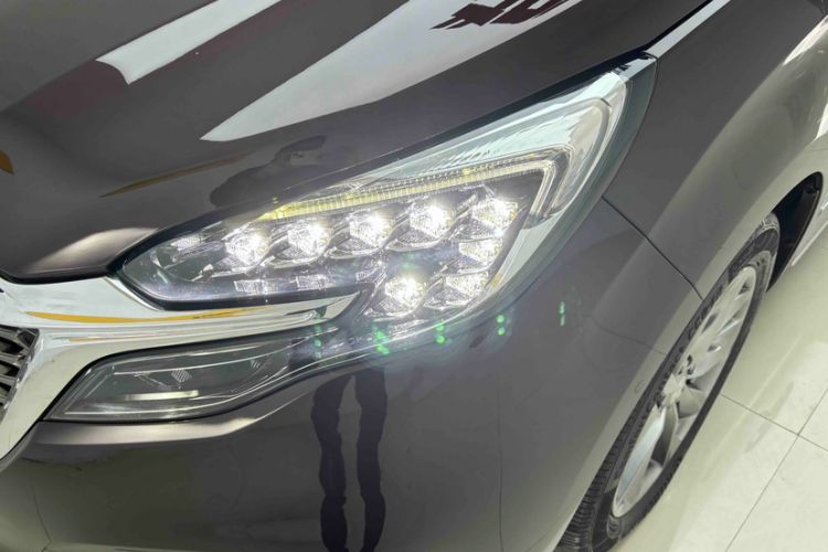 Used Buick GL8 2020 Avenir Avia Six-Seat Deluxe Edition Left Front Headlight