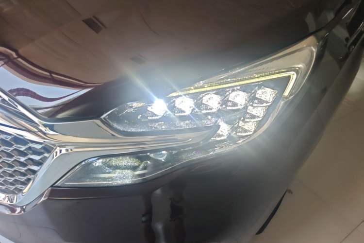 Used Buick GL8 2020 Avenir Avia Six-Seat Deluxe Edition Left Front Headlight
