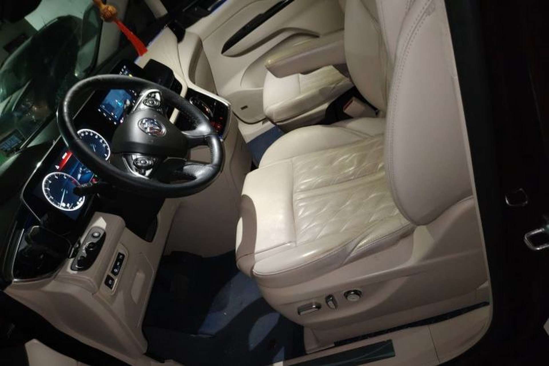 Used Buick GL8 2020 Avenir Avia 7-Seater Deluxe Edition Left Front Seat