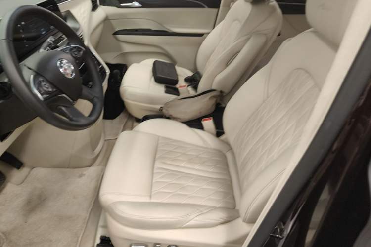 Used Buick GL8 2020 Avenir Avia Six-Seat Deluxe Edition Left Front Seat