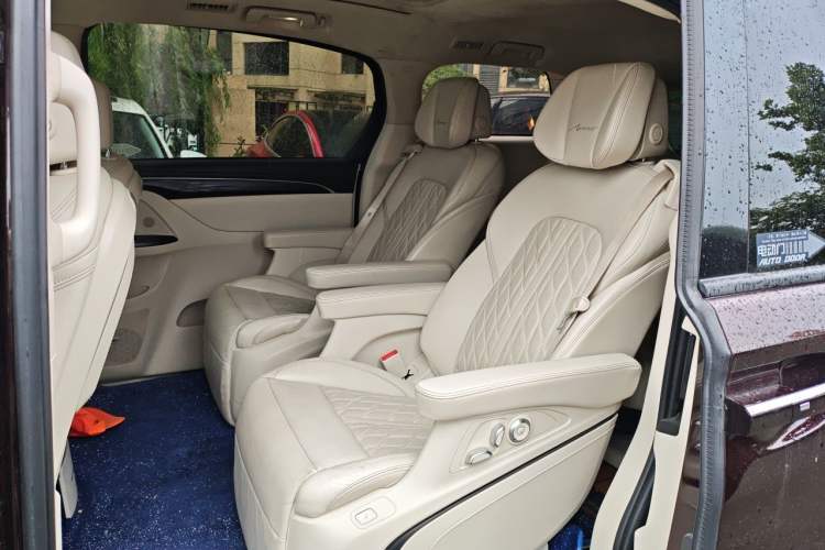 Used Buick GL8 2020 Avenir Avia Six-Seat Deluxe Edition Left Rear Seat
