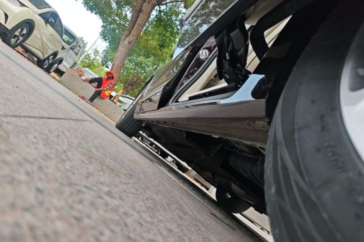 Used Buick GL8 2020 Avenir Avia Six-Seat Deluxe Edition Left Side Sill