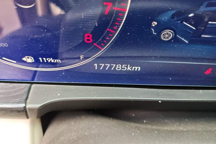Used Buick GL8 2020 Avenir Avia Six-Seat Deluxe Edition Odometer Close Up