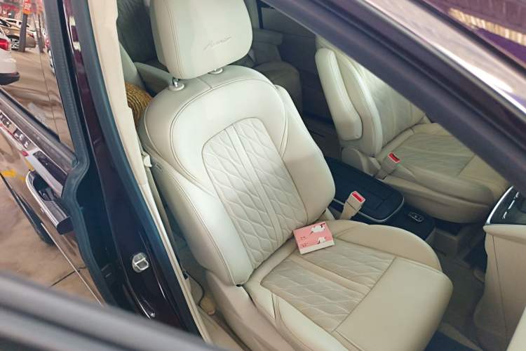 Used Buick GL8 2020 Avenir Avia Six-Seat Deluxe Edition Right Front Seat
