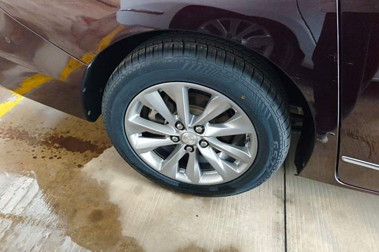 Used Buick GL8 2020 Avenir Avia Six-Seat Deluxe Edition Right Rear Wheel Hub