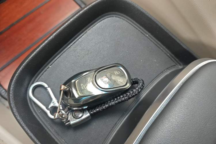 Used Buick GL8 2020 Avenir Avia Six-Seat Deluxe Edition Vehicle Key