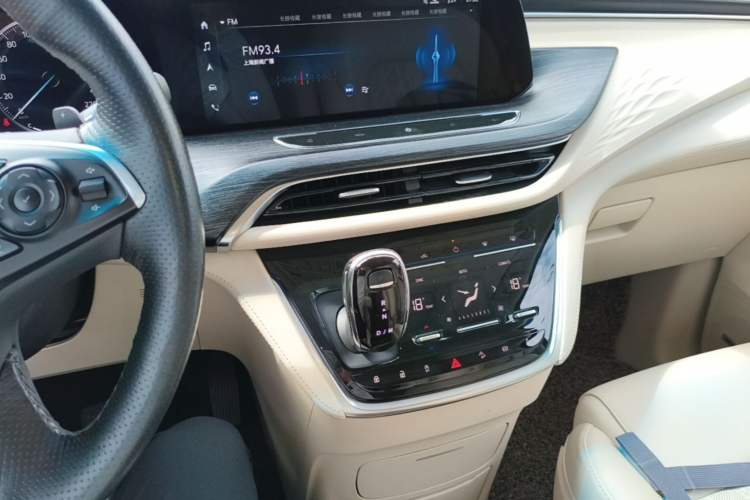 Used Buick GL8 2020 Avenir Avia 7-Seater Deluxe Edition Audio And AC Panel